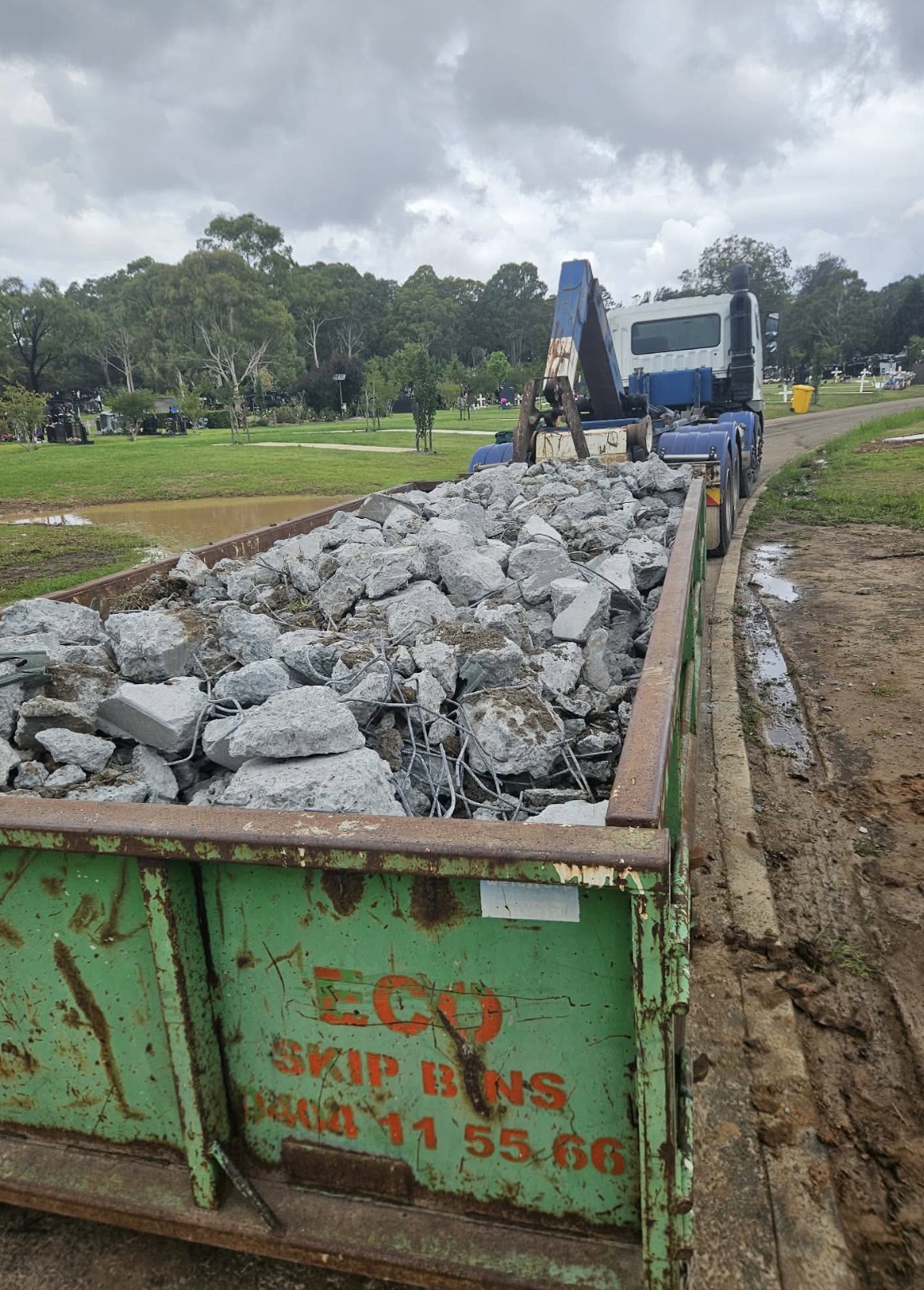 Hook bin hire and haulage