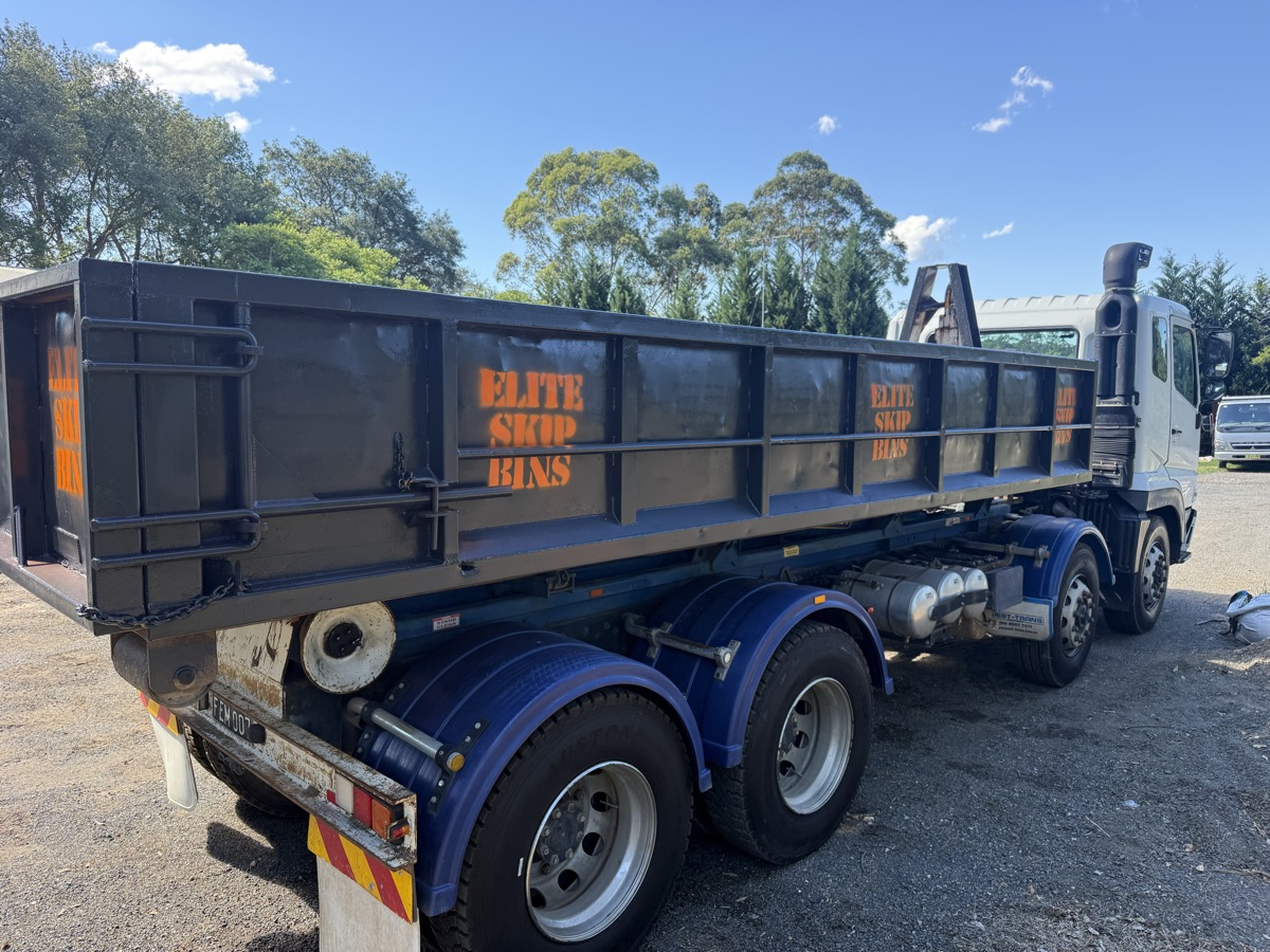 Elite hook bin truck and bins servicing the Hawkesbury
