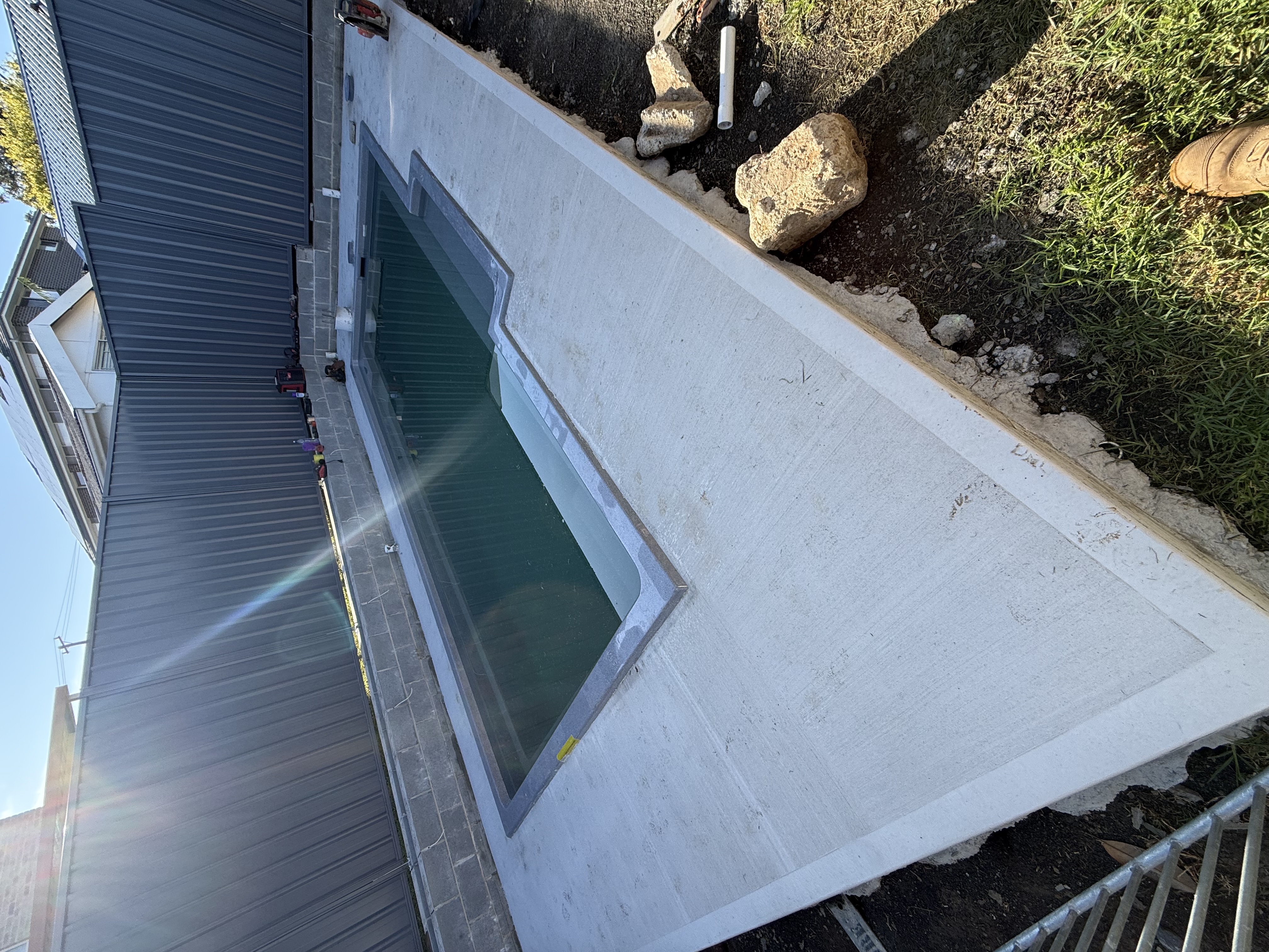 Pool surround construction - Elite Landscaping
